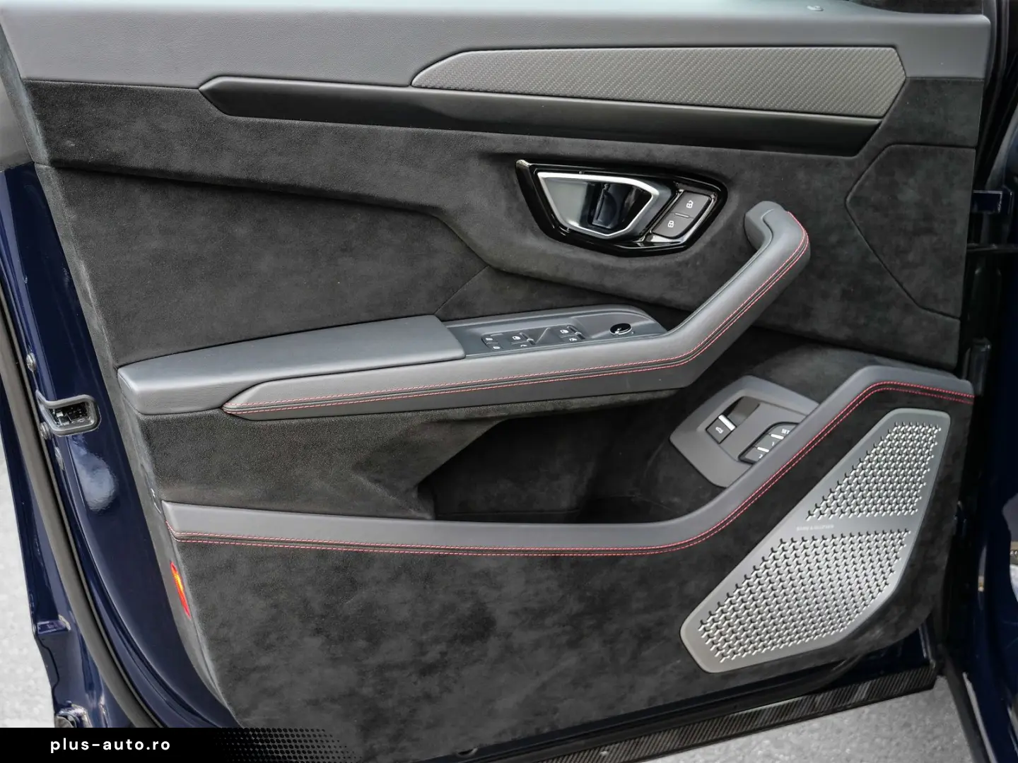 Urus Performante Blu Lacus