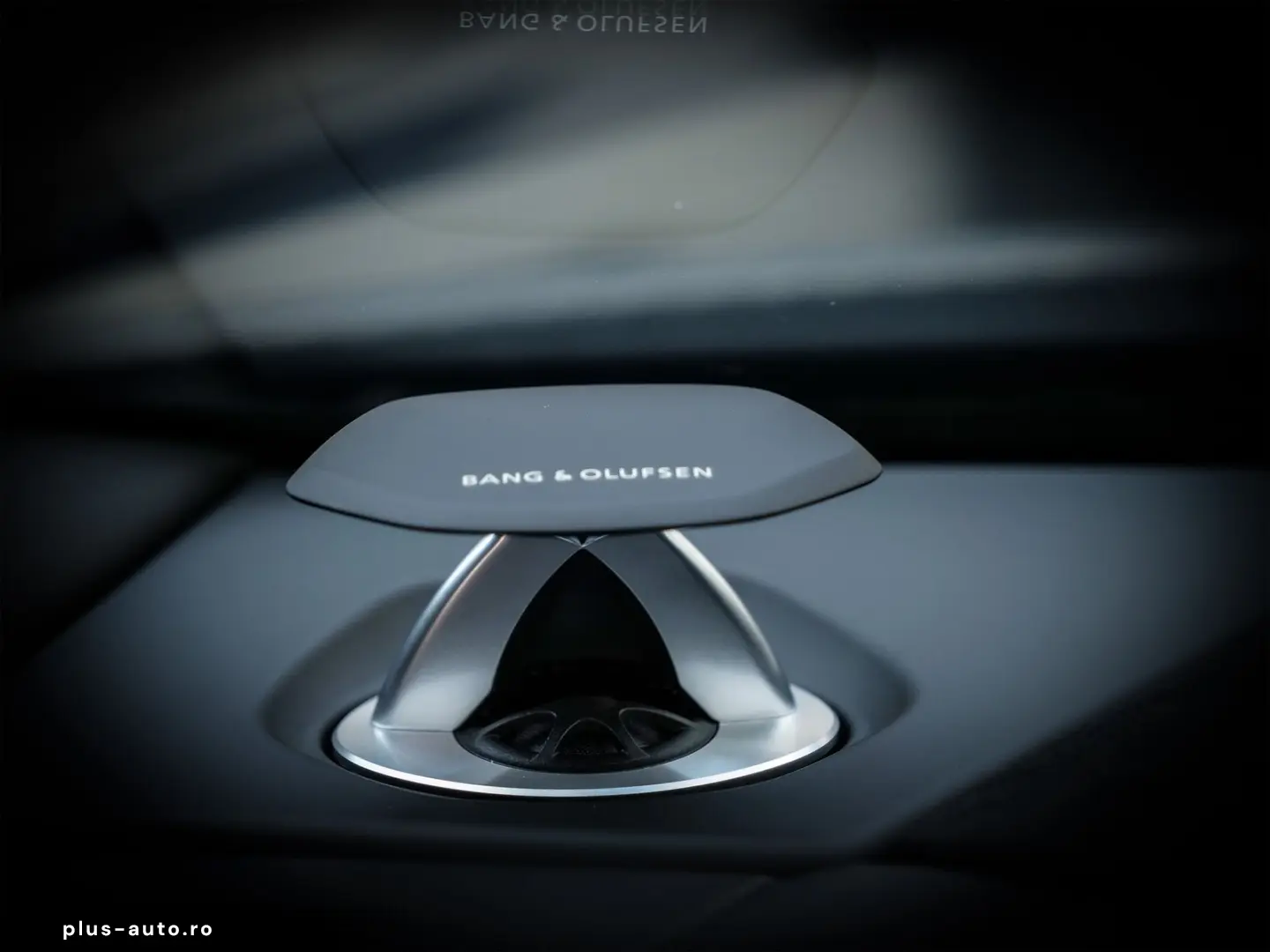 Urus Performante Blu Lacus