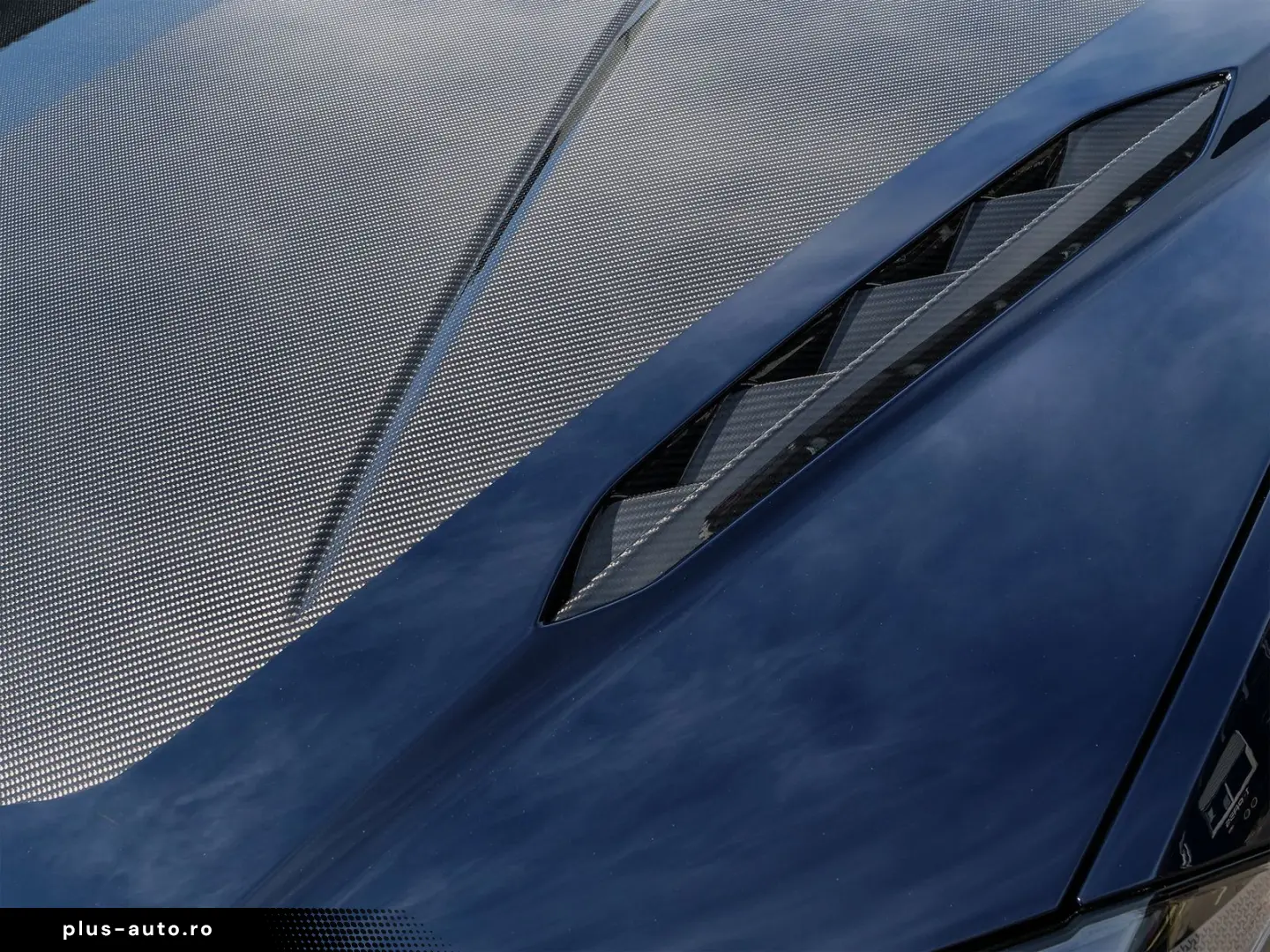 Urus Performante Blu Lacus