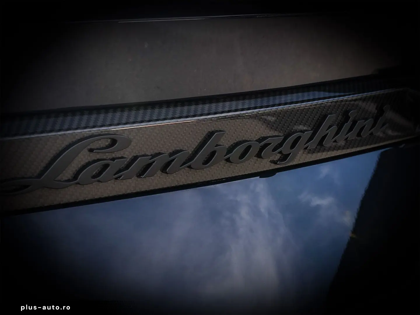 Urus Performante Blu Lacus