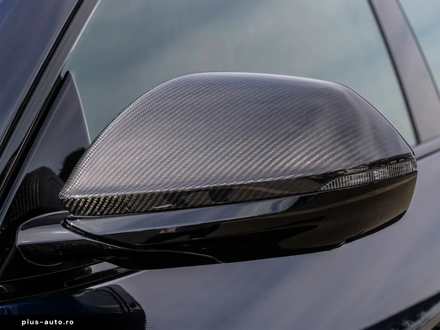 Urus Performante Blu Lacus