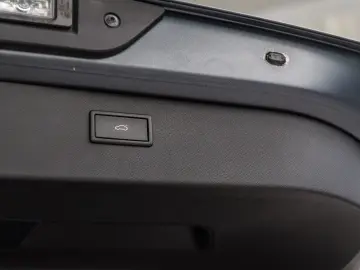 Formentor VZ 4Drive MATRIX PANO KAMERA LEDER