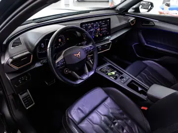 Formentor VZ 4Drive MATRIX PANO KAMERA LEDER