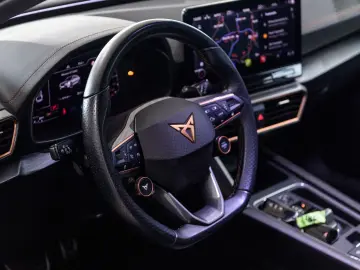 Formentor VZ 4Drive MATRIX PANO KAMERA LEDER