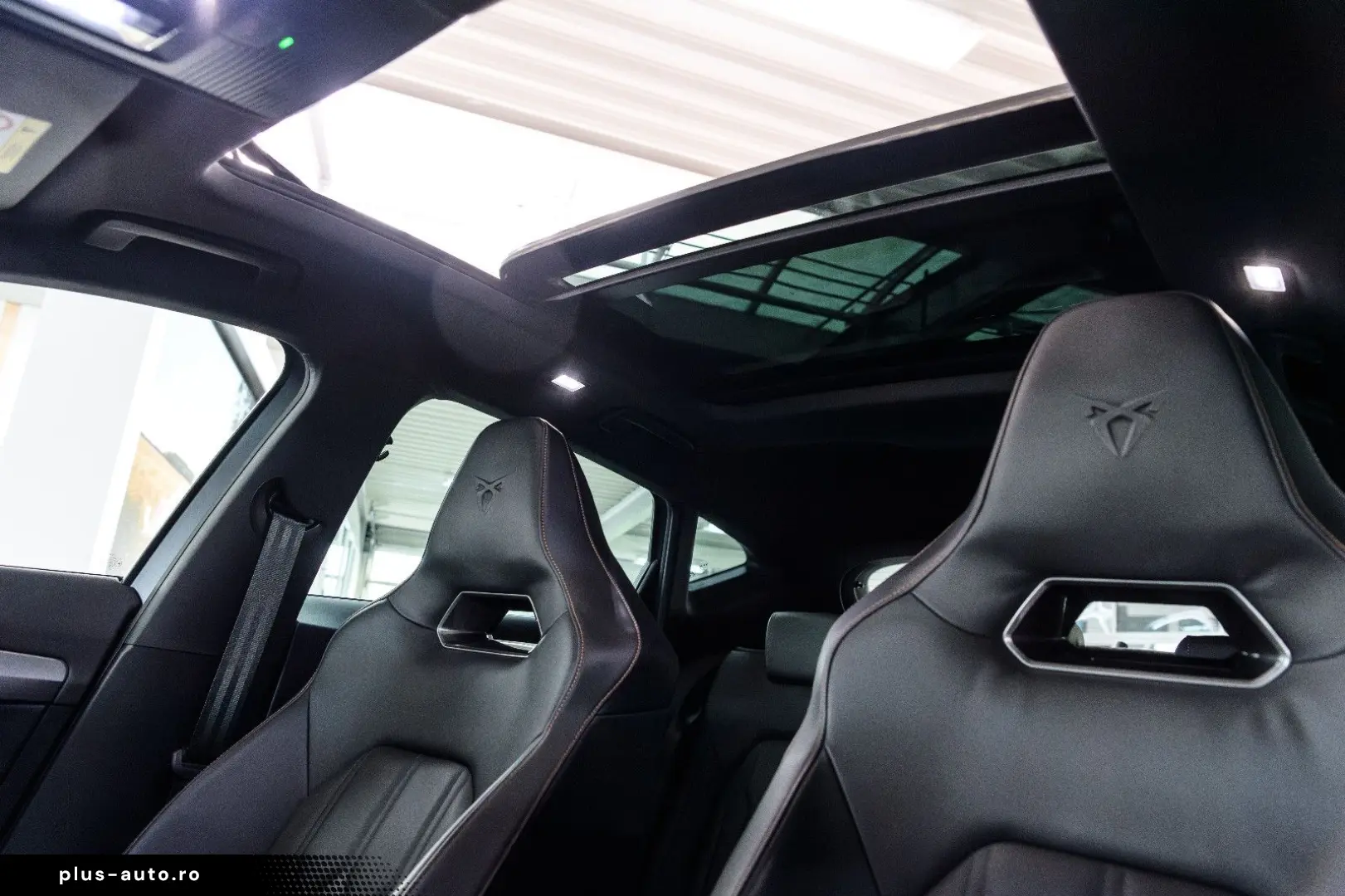 Formentor VZ 4Drive MATRIX PANO KAMERA LEDER