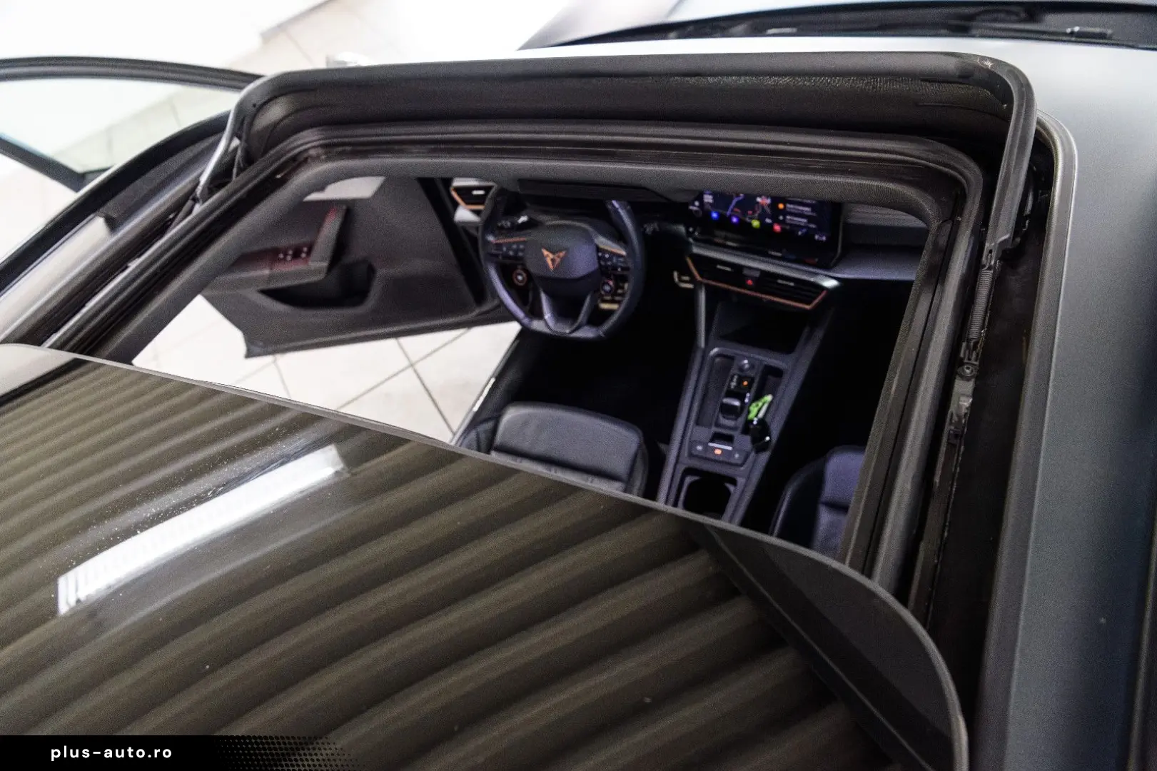 Formentor VZ 4Drive MATRIX PANO KAMERA LEDER