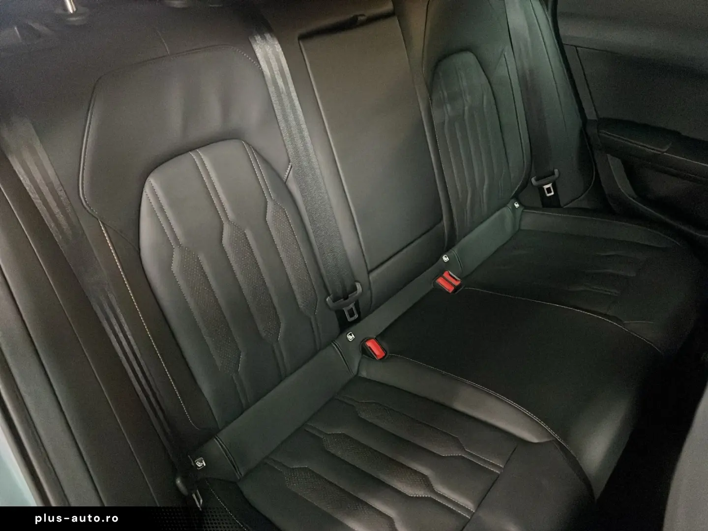 Formentor VZ 4D AHK Pano LED LM 19  Navi RFK ACC