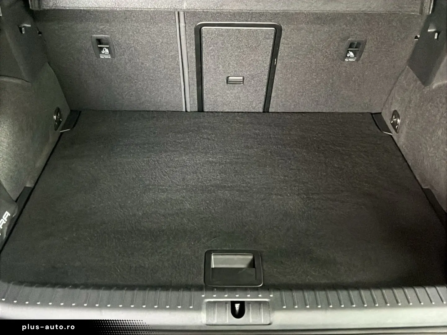 Formentor VZ 4D AHK Pano LED LM 19  Navi RFK ACC