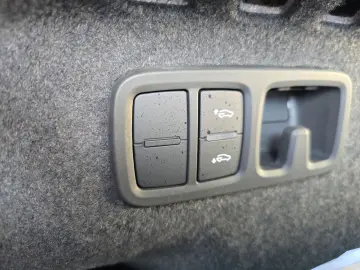 SQ8 TFSI V8 S-SITZE PANO AIR LEDER LM23