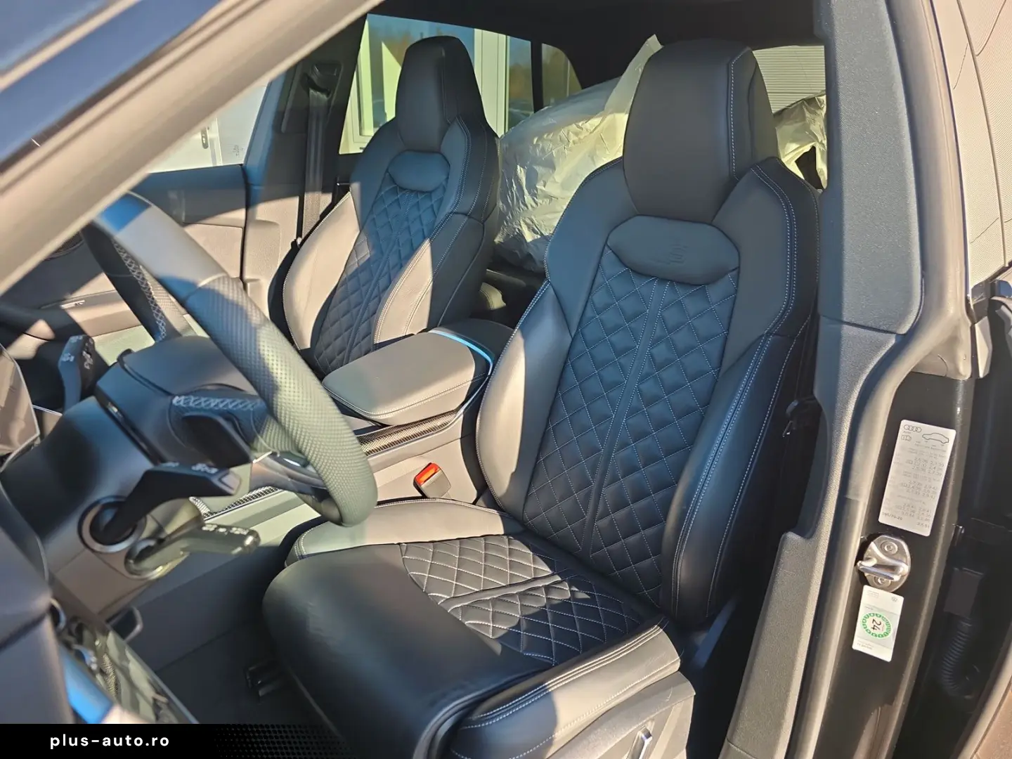 SQ8 TFSI V8 S-SITZE PANO AIR LEDER LM23