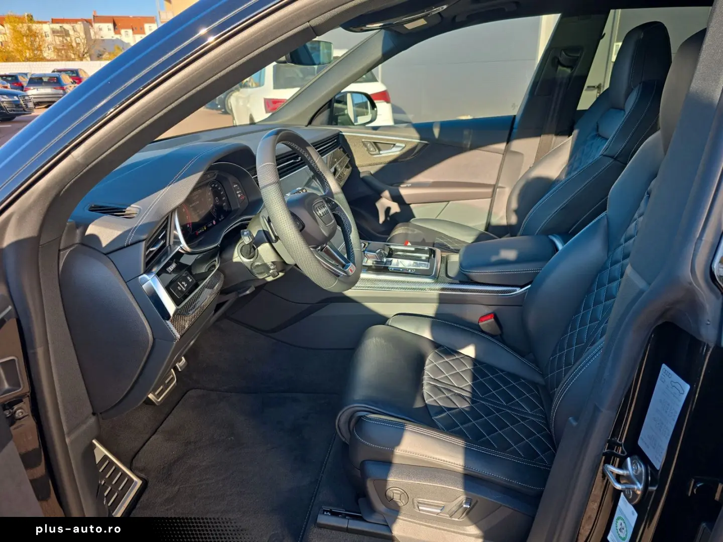 SQ8 TFSI V8 S-SITZE PANO AIR LEDER LM23