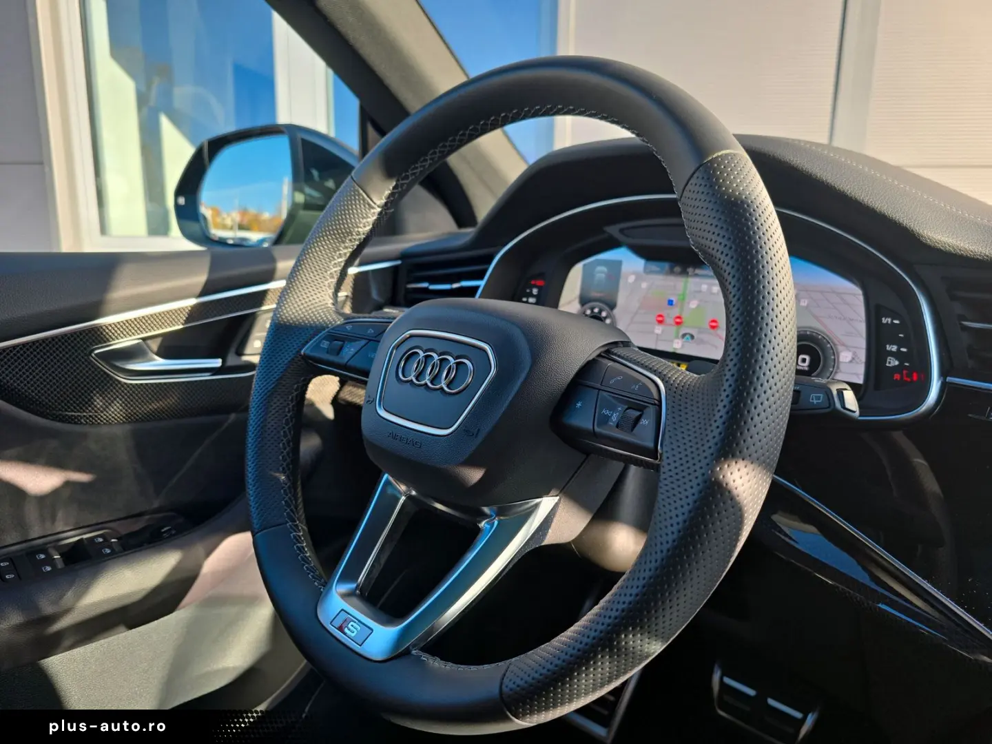 SQ8 TFSI V8 S-SITZE PANO AIR LEDER LM23