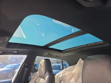 SQ8 TFSI V8 S-SITZE PANO AIR LEDER LM23