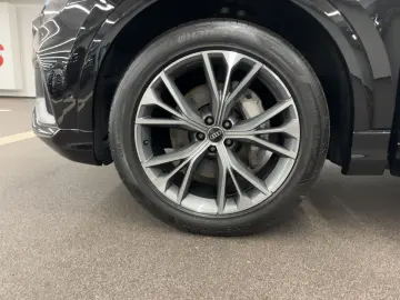 Q8 50 TDI quattro tiptr. LED STDHZG PANO NAVI