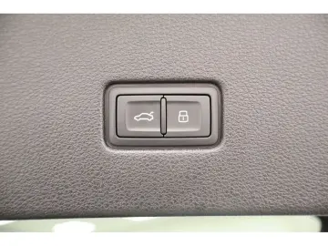 Q8 50 TDI quattro S line Navi Matrix AHK HUD