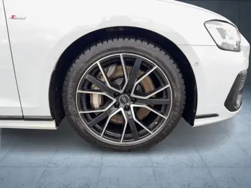 A8 60 TFSI e S line exclusive Pano HuD B&O Assis