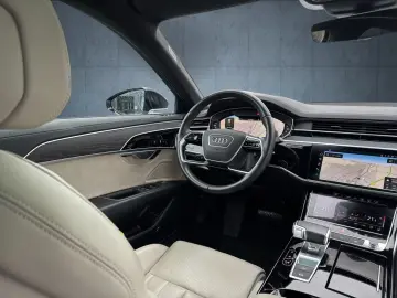 A8 60 TFSI e S line exclusive Pano HuD B&O Assis