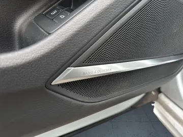 A8 60 TFSI e S line exclusive Pano HuD B&O Assis