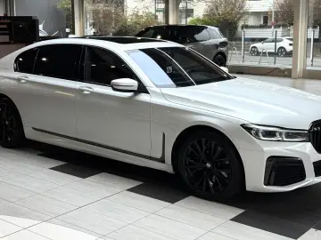 740dL Lang M Sport Lounge Tisch 3xTV B&W