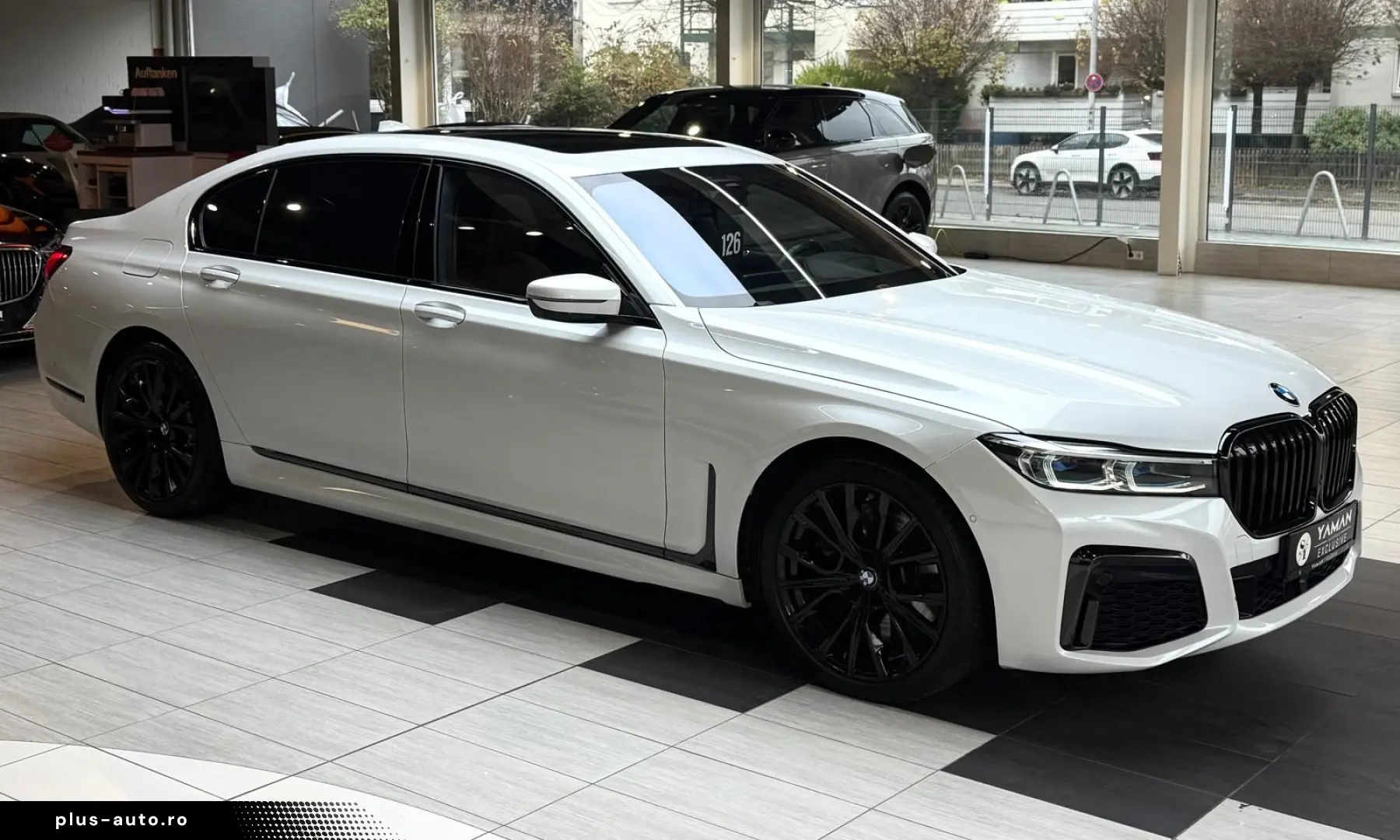 740dL Lang M Sport Lounge Tisch 3xTV B&W