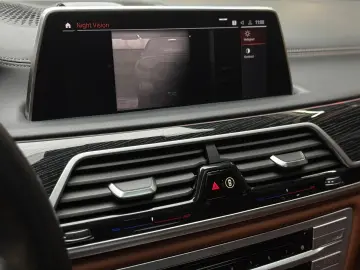 740dL Lang M Sport Lounge Tisch 3xTV B&W