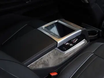 750 d Lang xDrive MegaVoll UPE165.000€