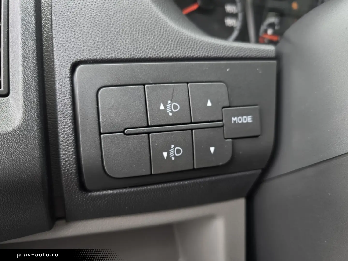 PEUGEOT BOXER KOFFER cu LIFT