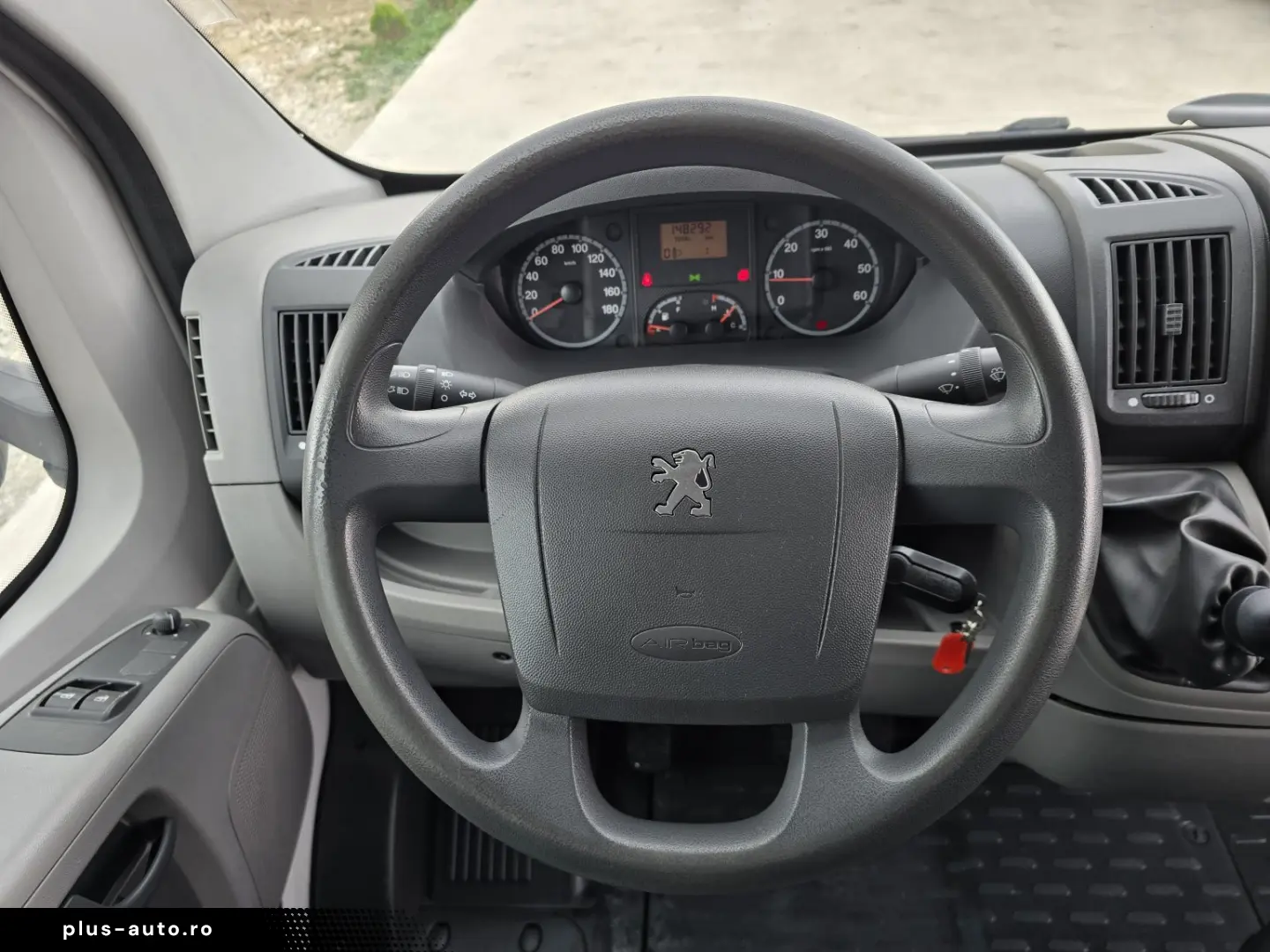 PEUGEOT BOXER KOFFER cu LIFT