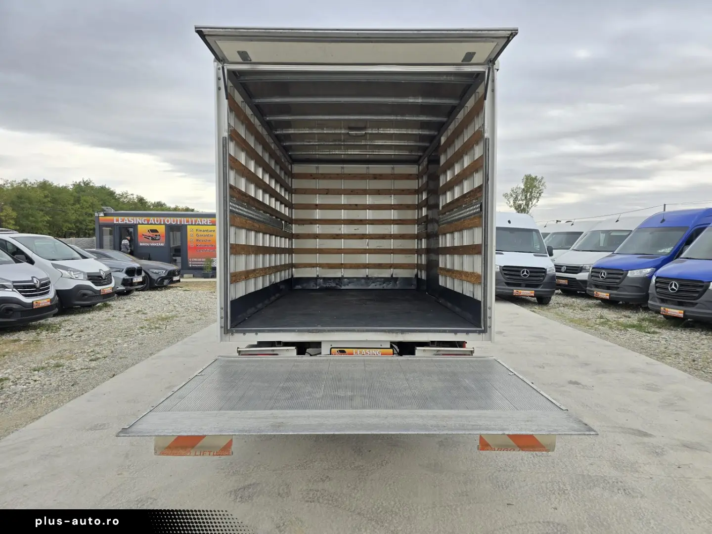 PEUGEOT BOXER KOFFER cu LIFT