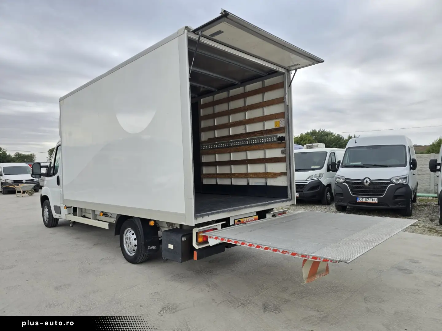 PEUGEOT BOXER KOFFER cu LIFT