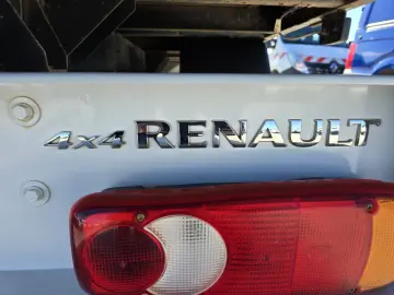 RENAULT MASTER 4X4 WEBASTO 7 LOCURI BENA