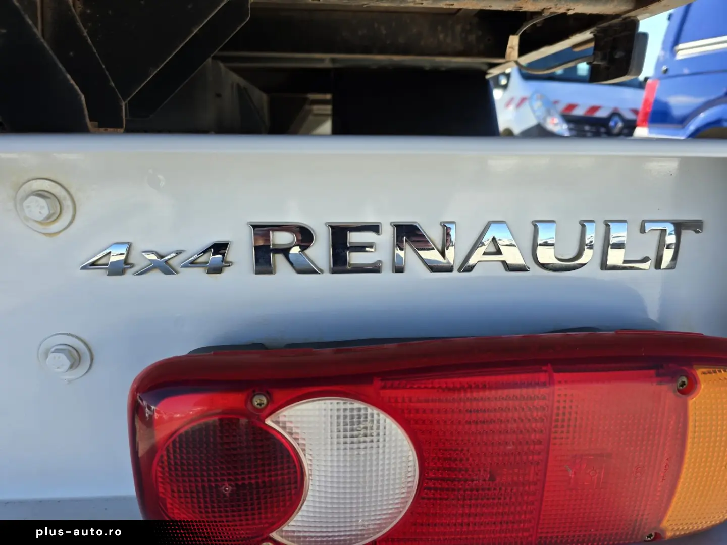 RENAULT MASTER 4X4 WEBASTO 7 LOCURI BENA