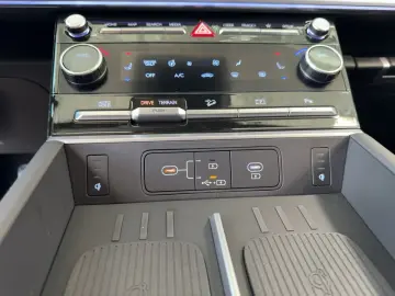 SANTA FE 1.6 HEV 4WD Signature HUD TWA AHK Pano