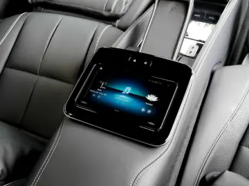 Mercedes-Benz GLS 600