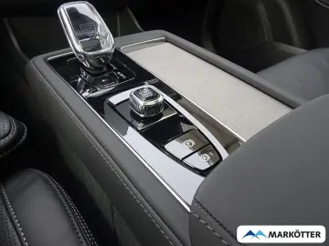 XC90 Ultra Bright Plug-In Hybrid AWD T8 7-Sitzer