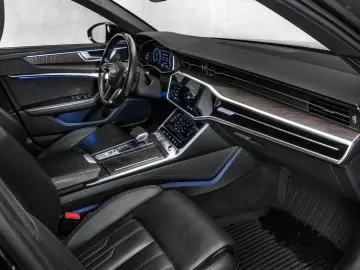 A6 Lim. 50TDI Q Sport S-line Matrix Stand