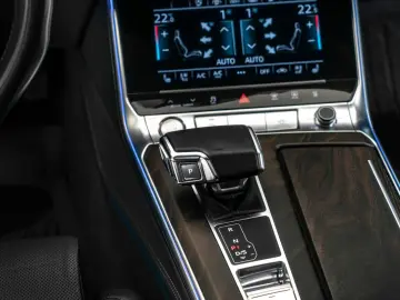 A6 Lim. 50TDI Q Sport S-line Matrix Stand