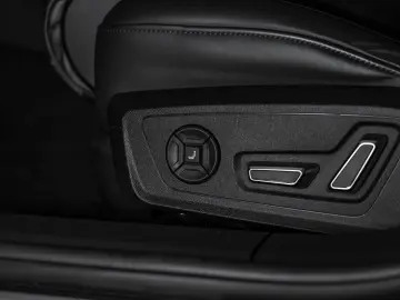 A6 Lim. 50TDI Q Sport S-line Matrix Stand