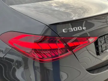 C 300 e 9G-Tronic  AMG-LINE NIGHT PANO DISTRONIC