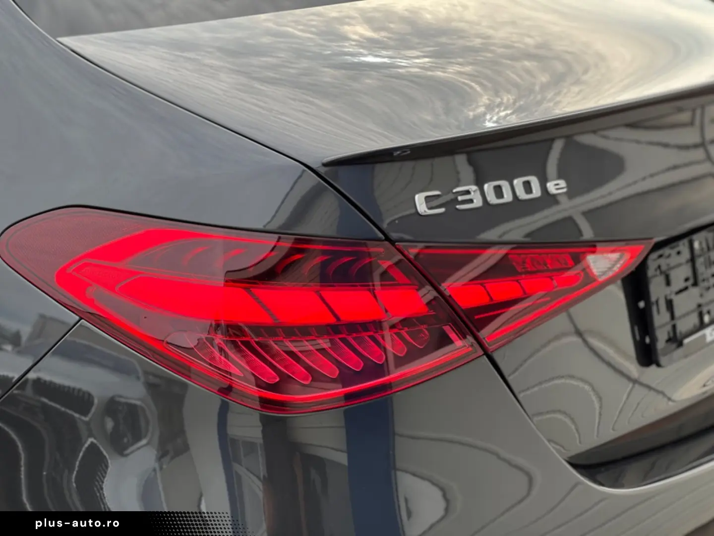 C 300 e 9G-Tronic  AMG-LINE NIGHT PANO DISTRONIC