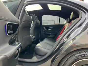 C 300 e 9G-Tronic  AMG-LINE NIGHT PANO DISTRONIC