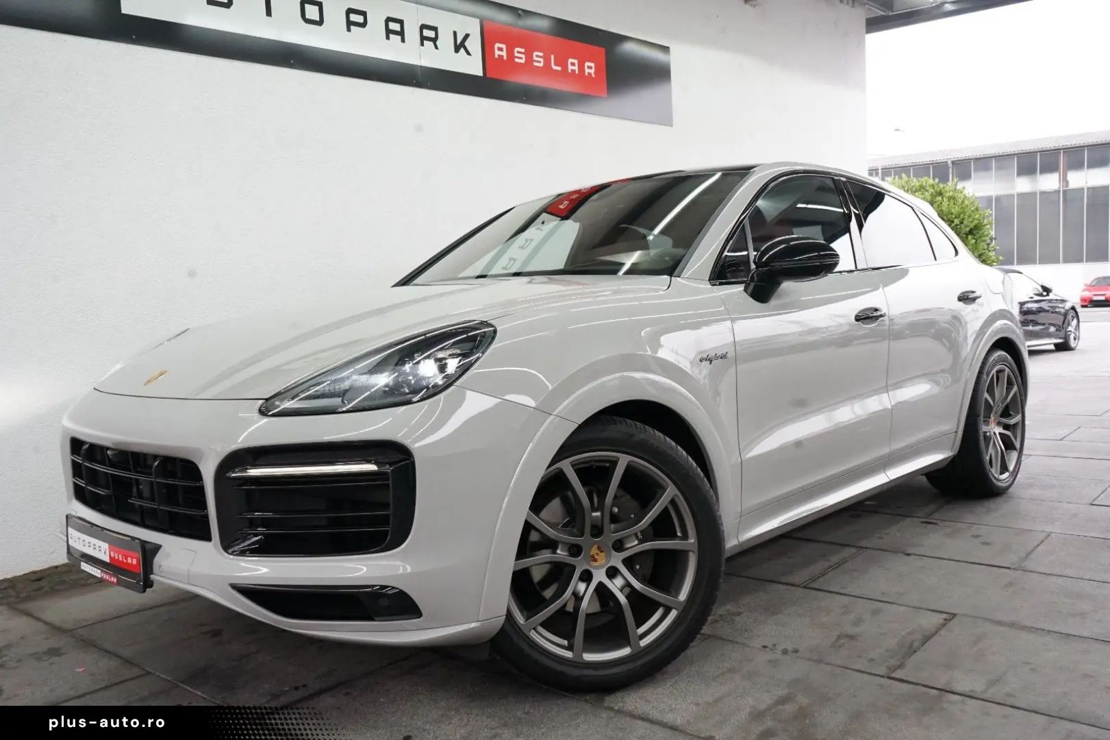 Cayenne Coupe E-Hybrid Platinum Kreide SportDesi