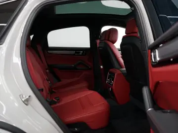 Cayenne Coupe E-Hybrid Platinum Kreide SportDesi