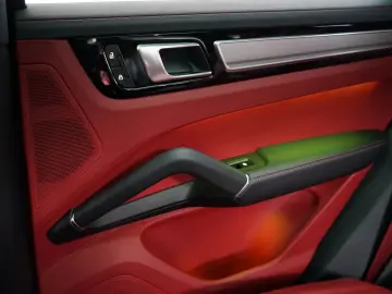 Cayenne Coupe E-Hybrid Platinum Kreide SportDesi