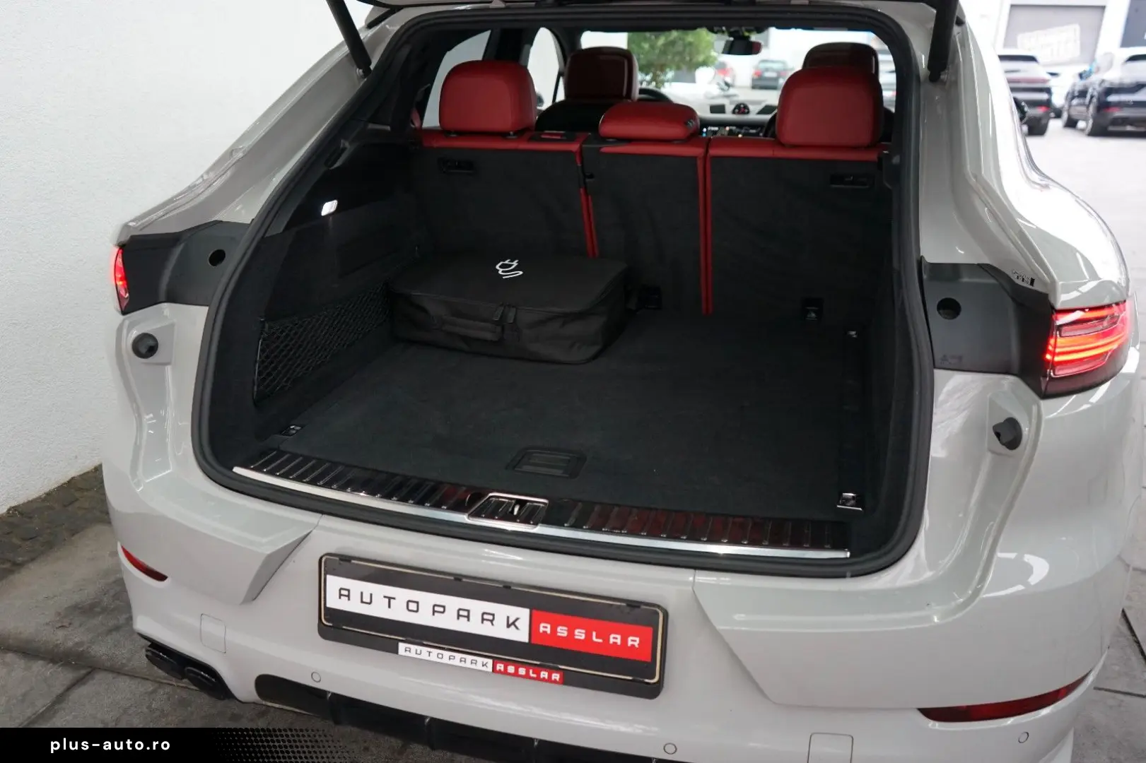 Cayenne Coupe E-Hybrid Platinum Kreide SportDesi