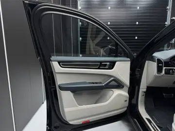 Cayenne Coupe GTS PDLS  CARBON CHRONO DESIGN