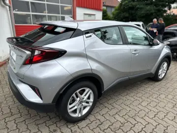C-HR Hybrid