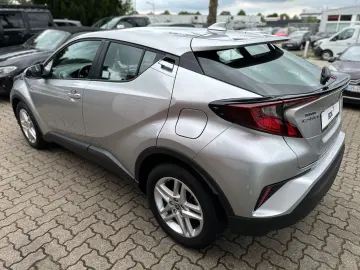 C-HR Hybrid