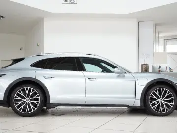 Taycan Cross Turismo 4 Turbo S Aero HUD Pano