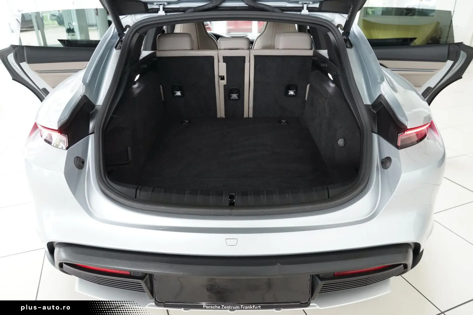 Taycan Cross Turismo 4 Turbo S Aero HUD Pano